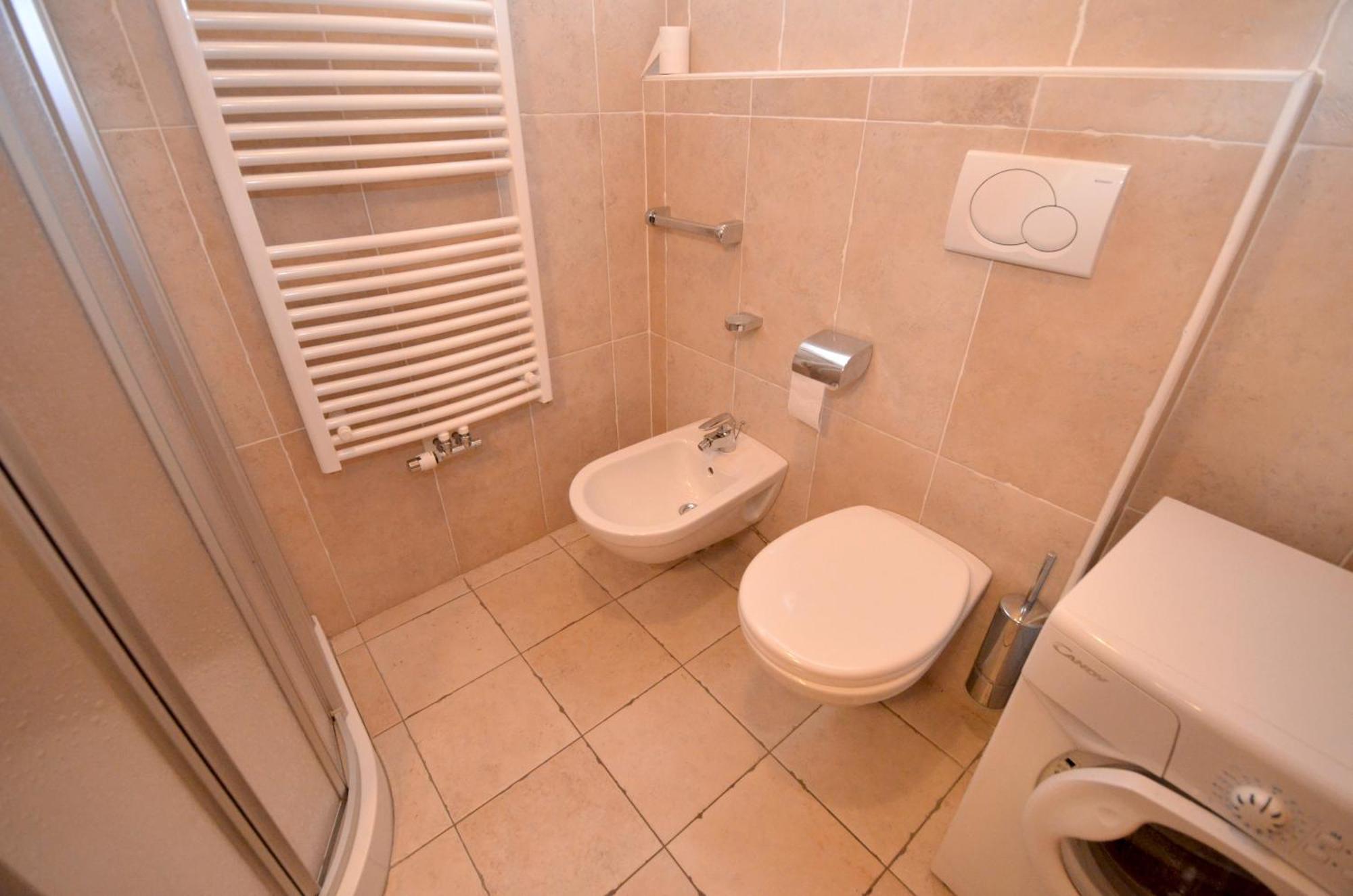 Aurturist Miramonti S Candido San Candido Room photo