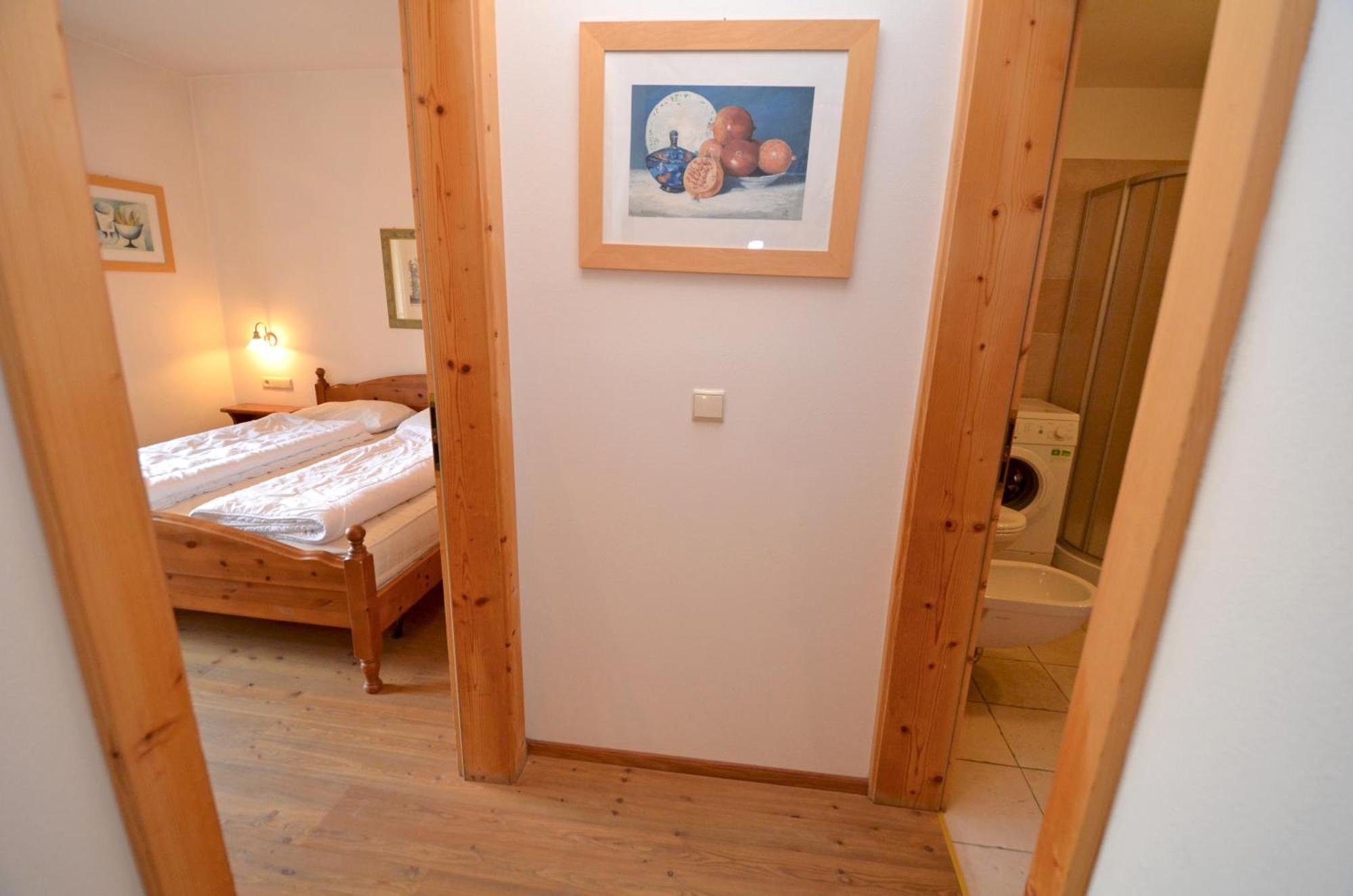 Aurturist Miramonti S Candido San Candido Room photo