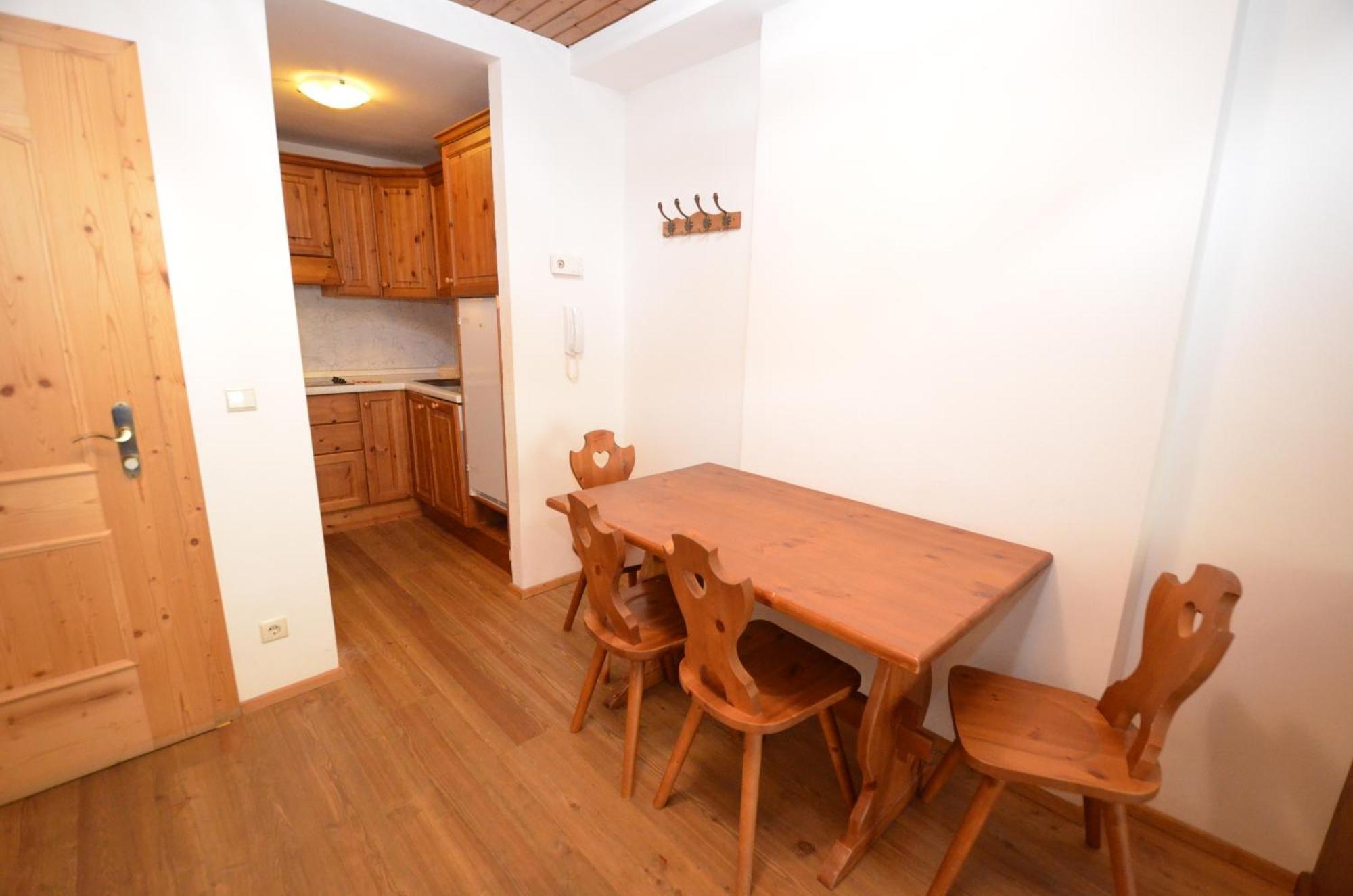 Aurturist Miramonti S Candido San Candido Room photo